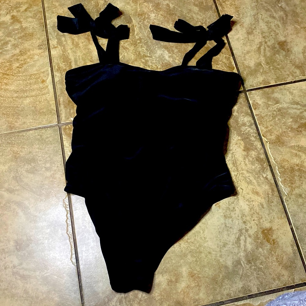 Swim suit women’s